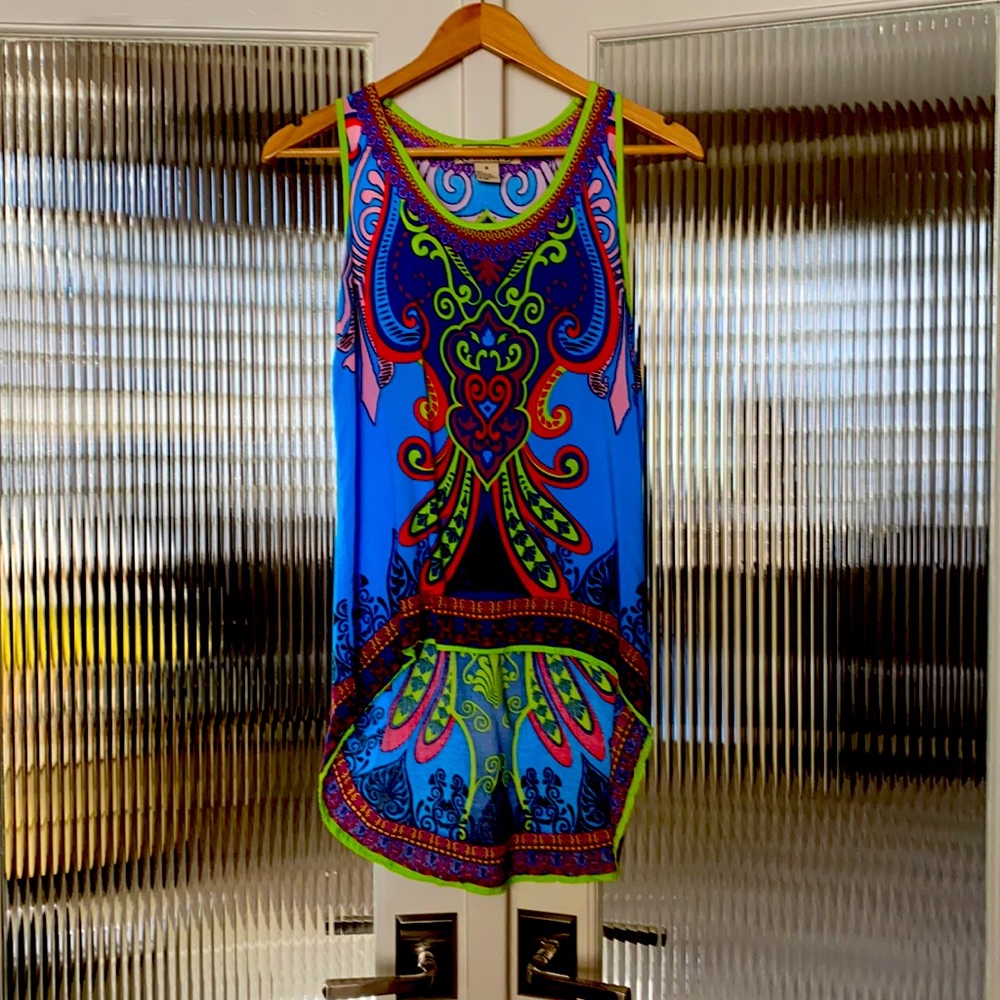 Hi low colorful tank